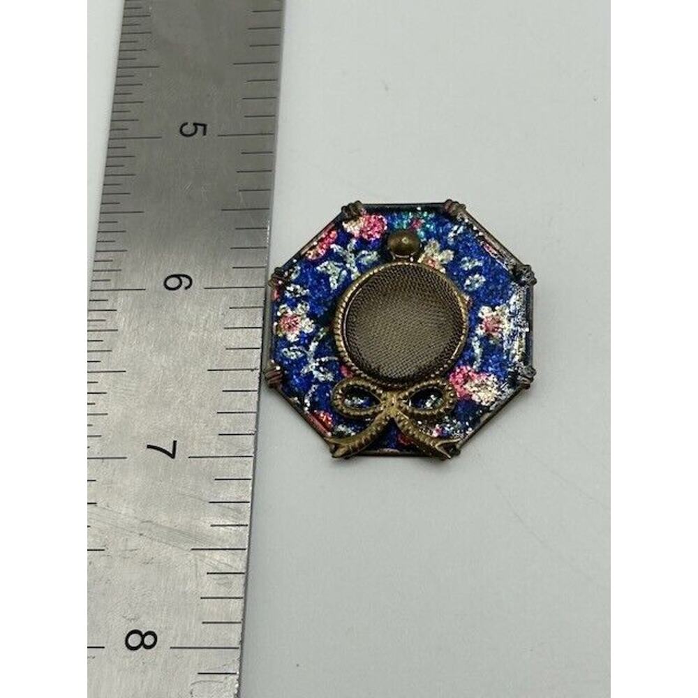 A Winter's Day In a Deep and Dark December Collection Hat Pin Brooch Blue - Picture 9 of 9